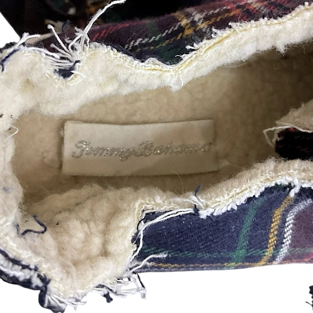 Tommy Bahamas Plaid Insulated Sneakers‎ Memory Foam Size 8.5M